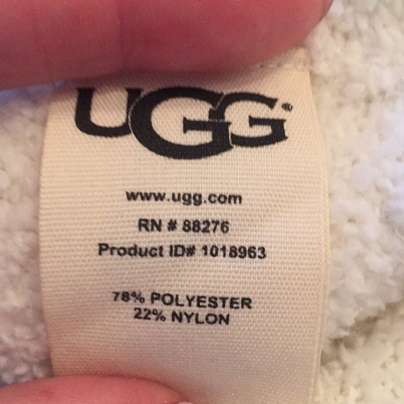 Back In Stock!! NEW UGG Ivory Turtleneck Sweater - Picture 7 of 8